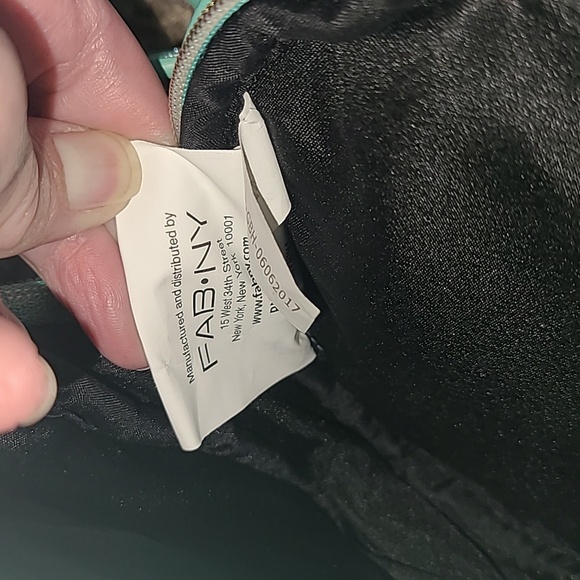 Fab NY Pokemon Bulbasaur Crossbody Bag - Green and Red - Picture 4 of 9